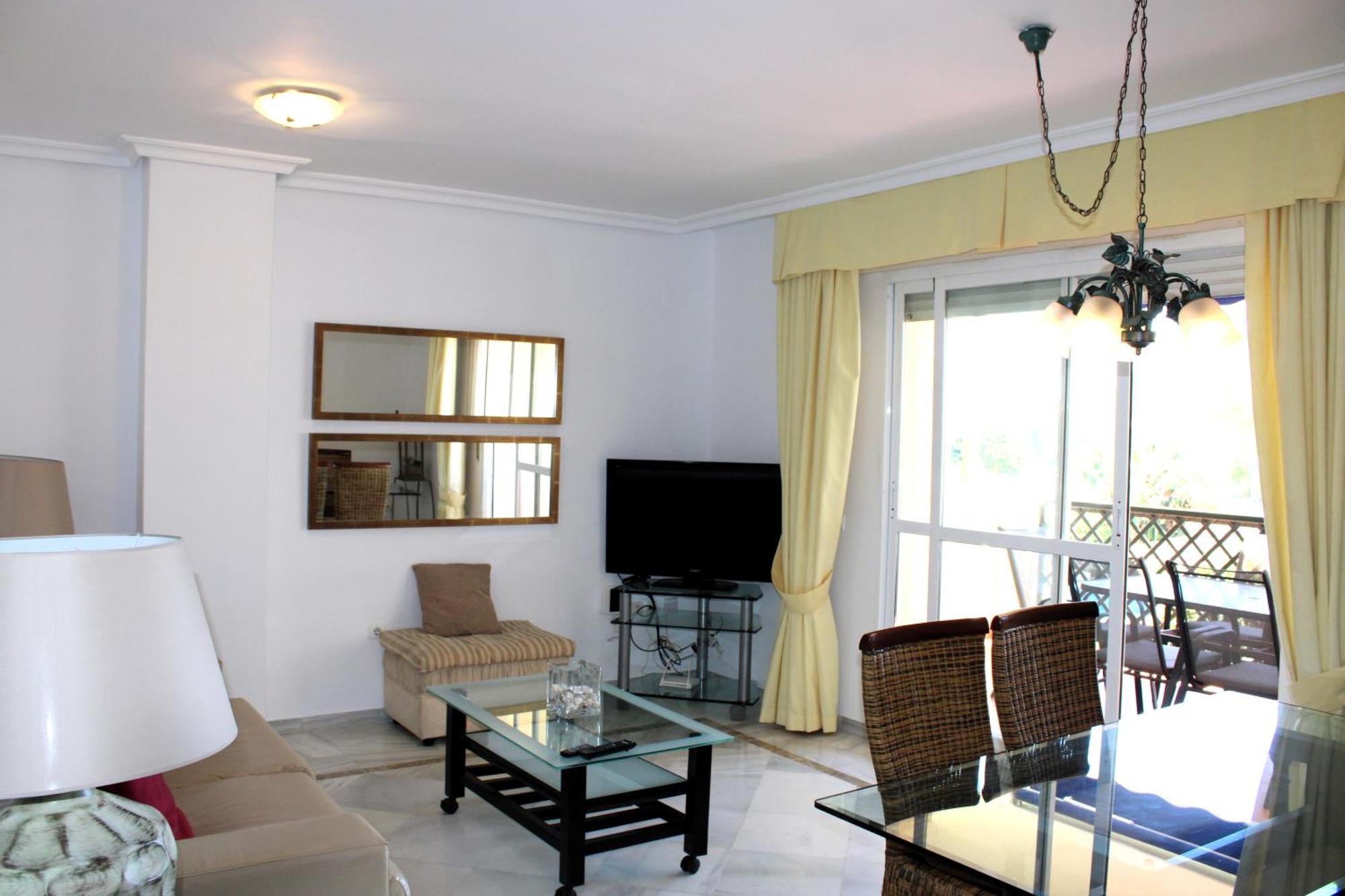 Piso A 10 Minutos Andando De Puerto Banús. Apartamento