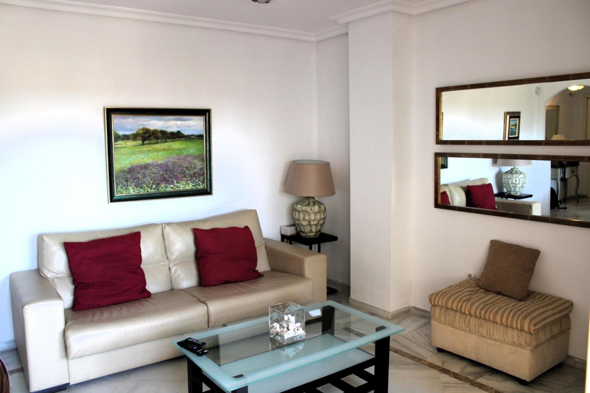 Apartamento Piso A 10 Minutos Andando De Puerto Banús.